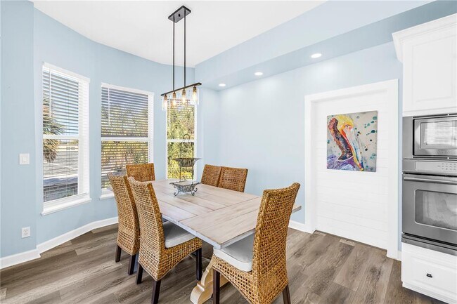 Building Photo - 8702 Blind Pass Rd