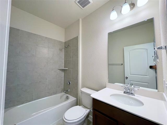 Building Photo - 1805 Nelson St