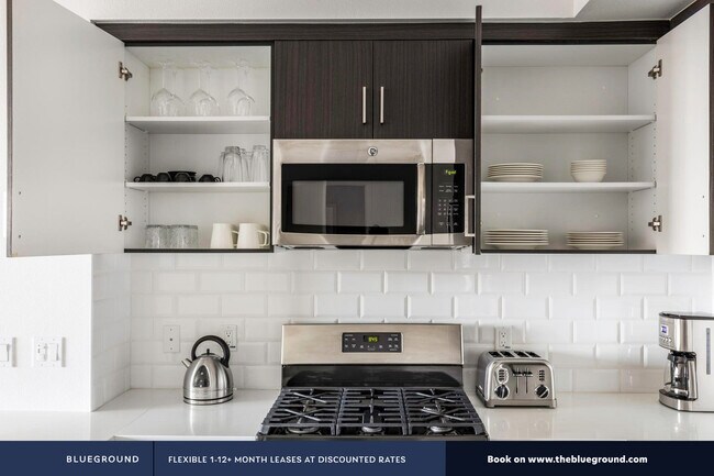 Building Photo - Domain Weho, 7141 Santa Monica Blvd