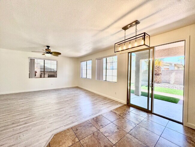 Building Photo - Spacious 4BD/3BA NLV Home with Downstairs ...