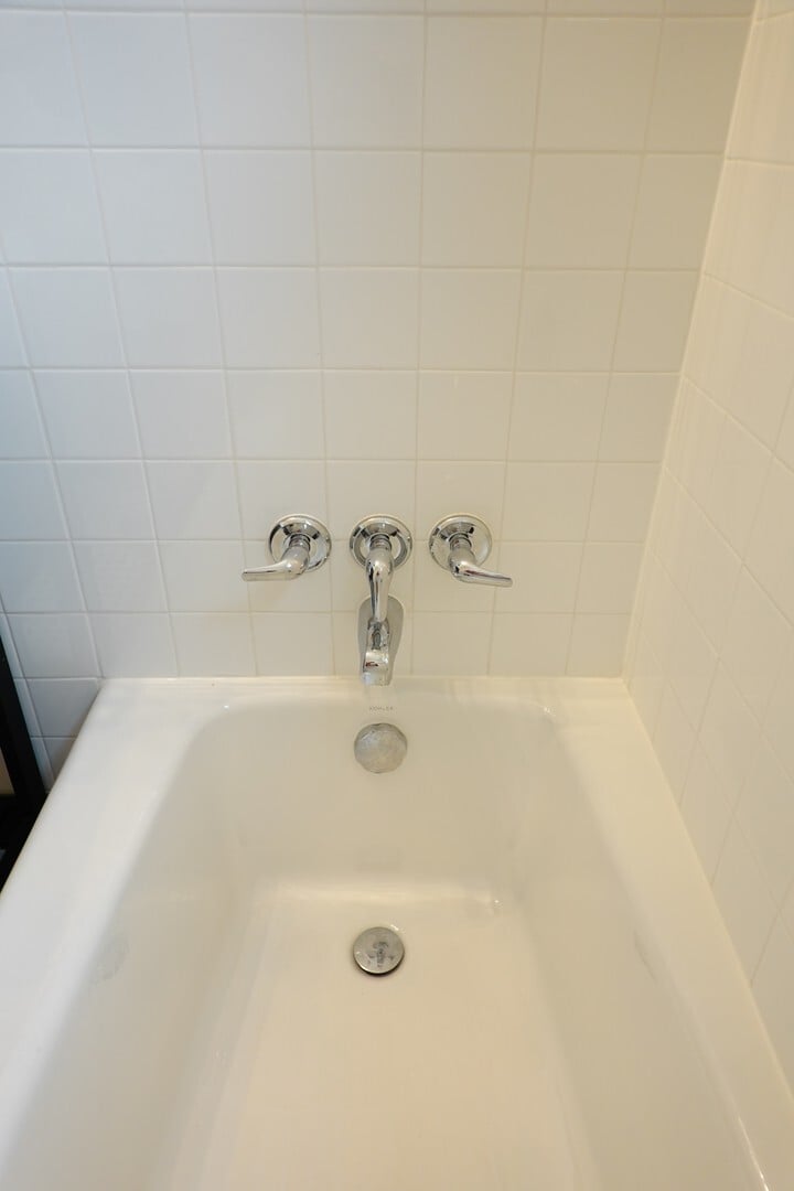 Building Photo - 8713 Plymouth St