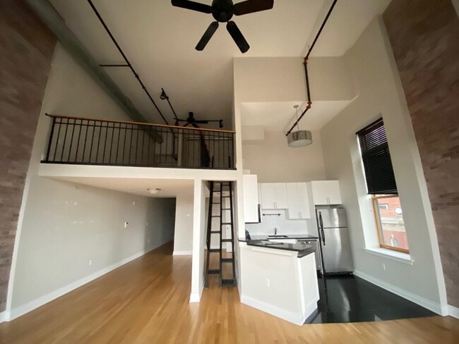 Building Photo - 338 Grove St