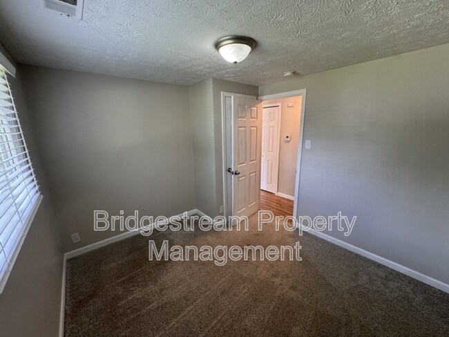 Building Photo - 655 Eavey St