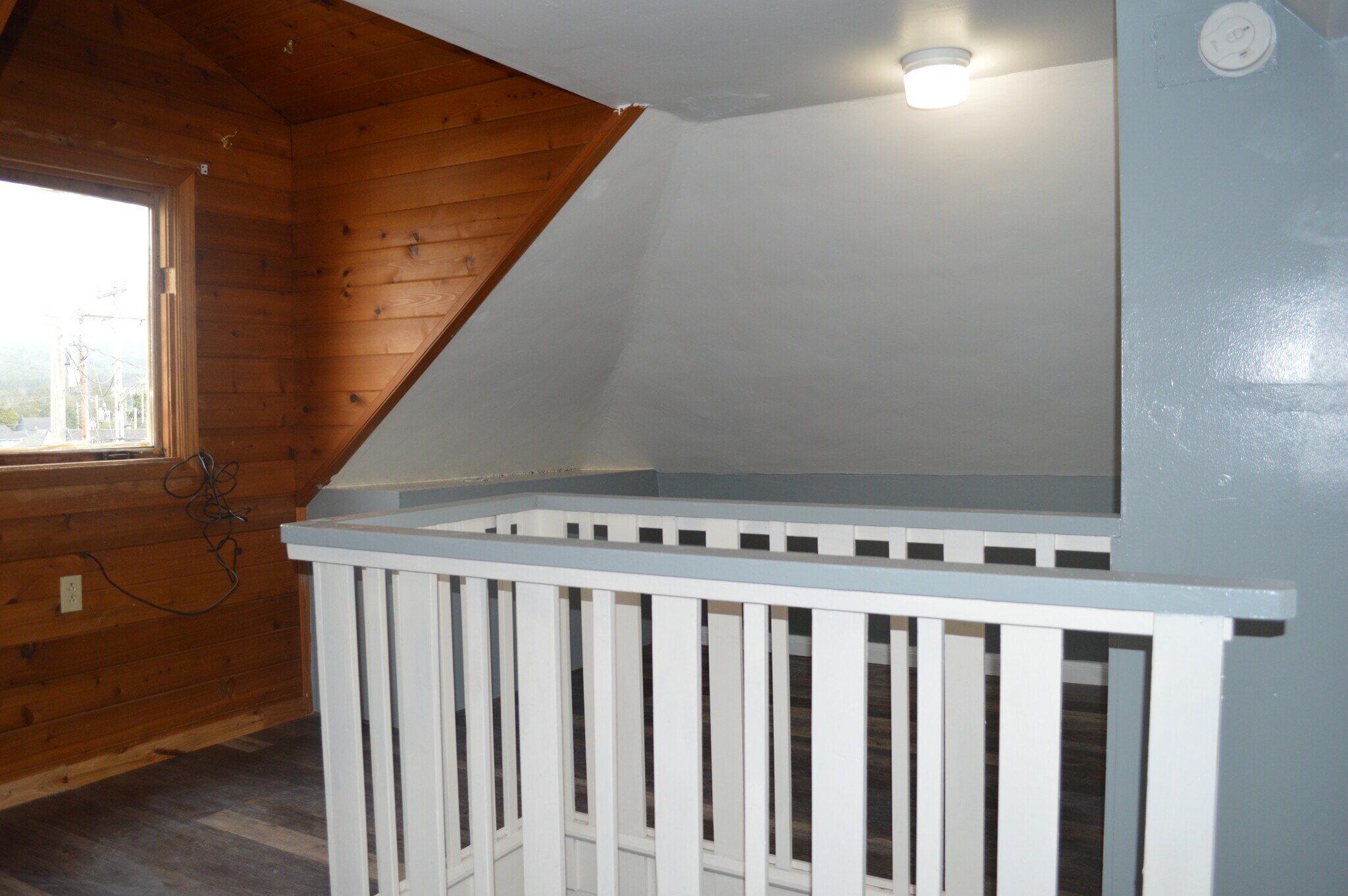 Building Photo - 430 S Holladay Dr