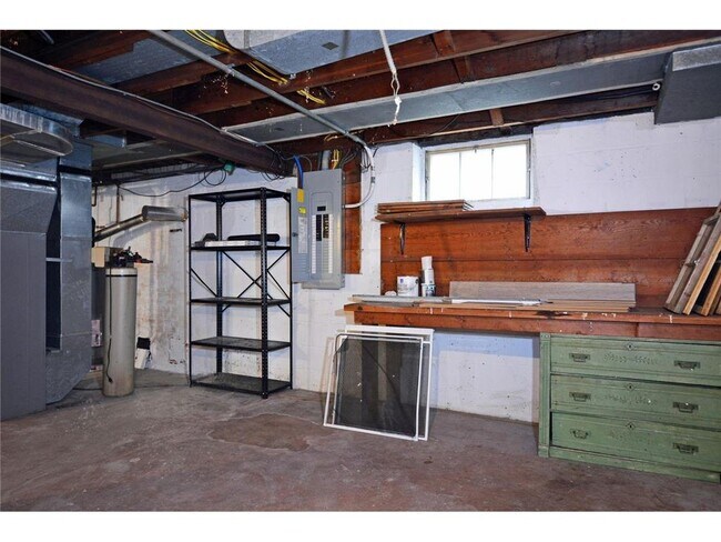 Building Photo - 155 Benton Ave