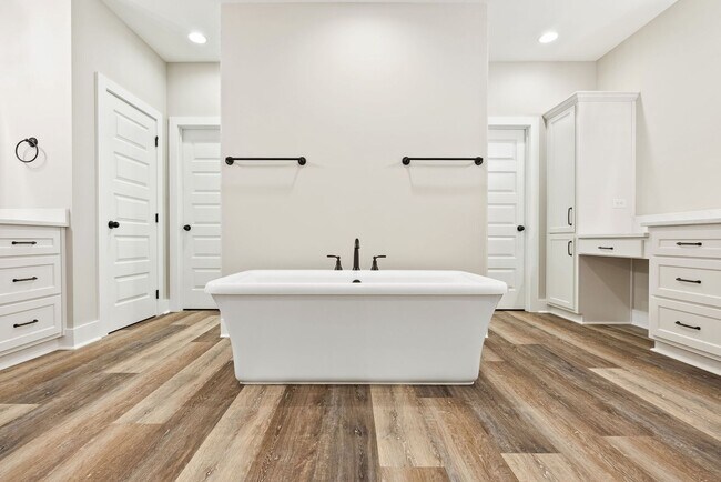 Building Photo - Spacious 4Br 235 Ba  open concept home with Private 2 Car garage