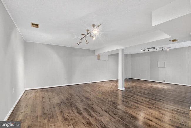Building Photo - 1302 Clayborne House Ct