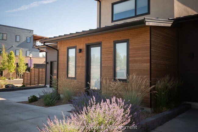 Building Photo - 3344 NW Celilo Ln