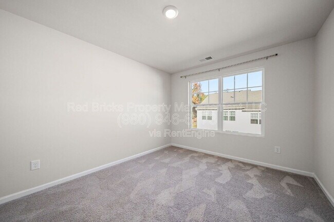 Building Photo - 808 Gable Oak Ln