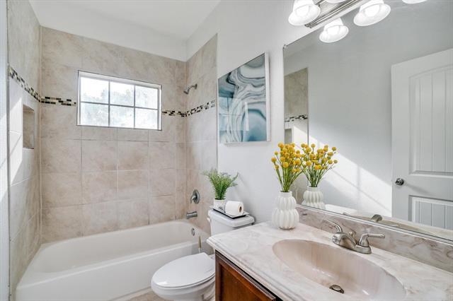 Building Photo - 1545 Cozy Dr