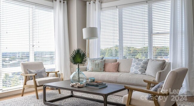 Building Photo - 6408 Providence Farm Ln