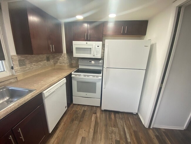 Building Photo - Nice 3 bedroom townhome in Aurora