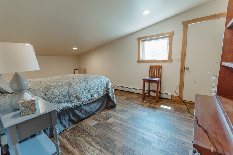 Building Photo - 120 Lasso Ln