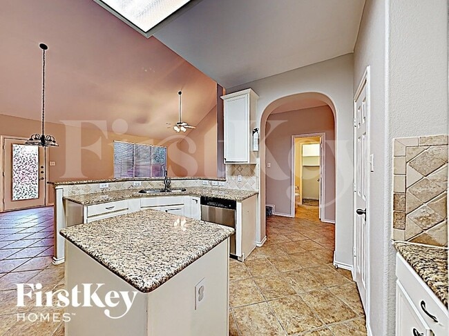 Building Photo - 10805 Middleglen Rd