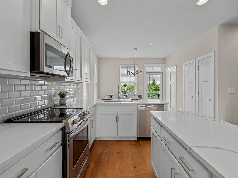 Building Photo - 4201 Bryant Terraces Dr