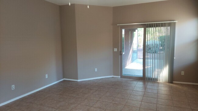 Building Photo - BEAUTIFUL 4-BEDROOM IN POWER RANCH!