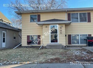 Building Photo - 508 N Kline St