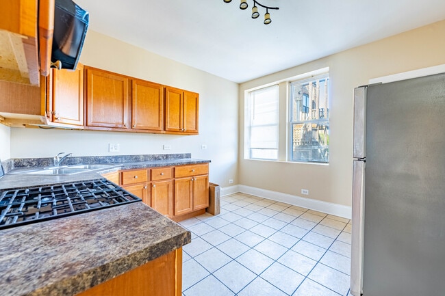 Building Photo - 1105 S Richmond St