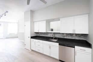 Building Photo - 2266 S Kinnickinnic Ave