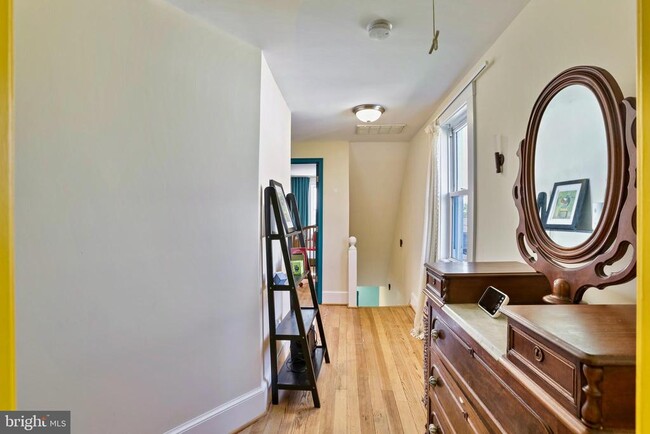 Building Photo - 13 E C St