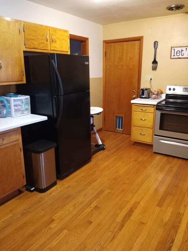 Building Photo - 1903 S Vine St