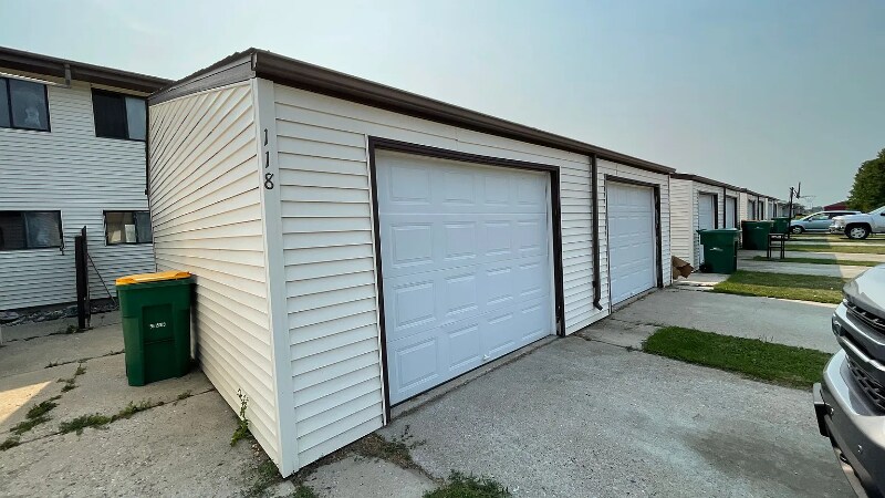 Building Photo - 116 8th Ave SE