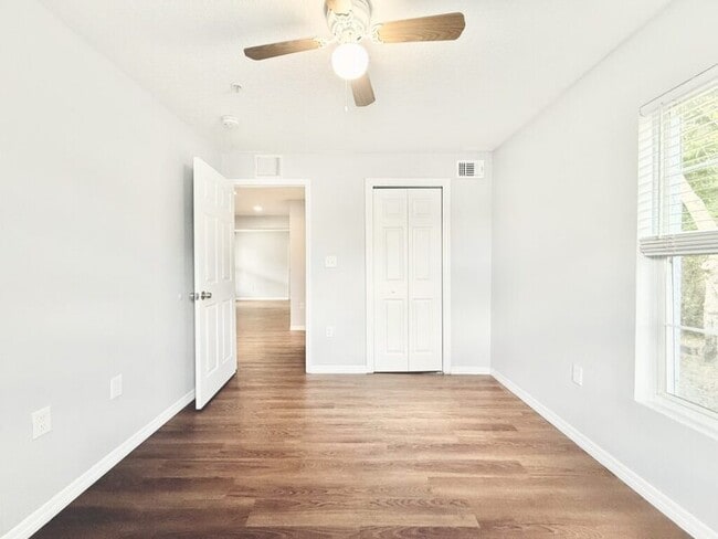 Building Photo - 425 F St