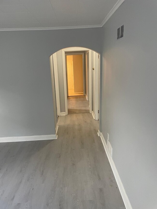 Building Photo - 20934 Hollywood St