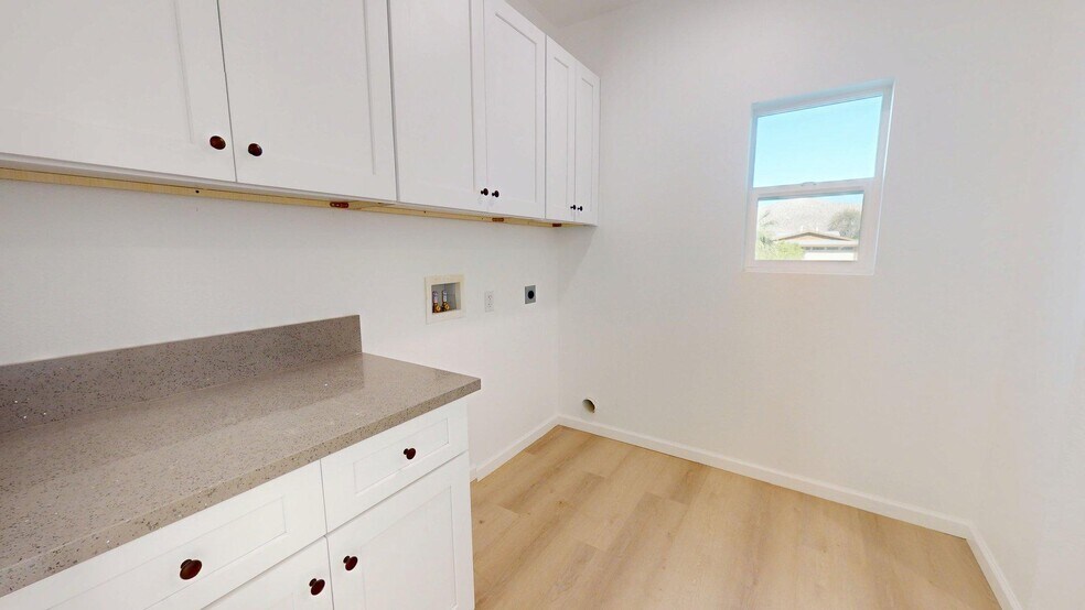 Building Photo - 9850 Mesquite Ave