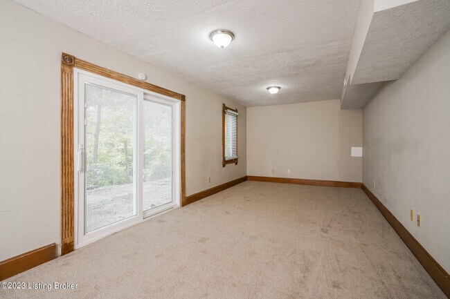Building Photo - 10710 Hickory Cove Ct