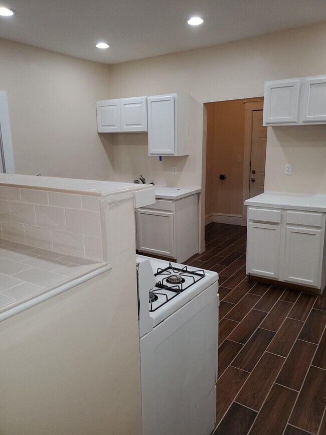 121 Preston St 121 Preston St Hartford CT 06114 Apartment Finder