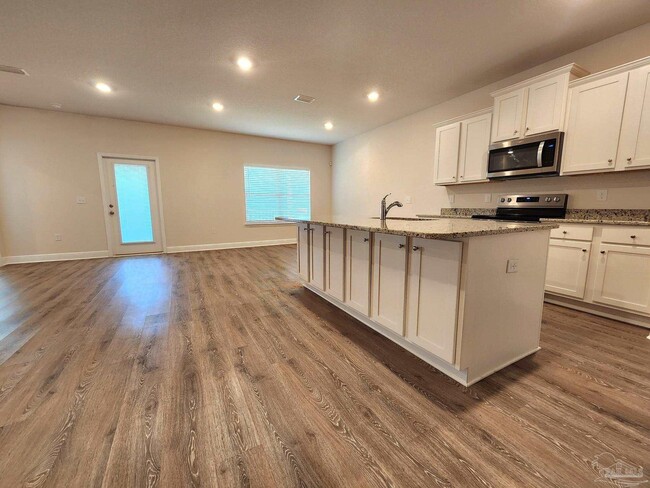 Building Photo - 7890 Burnside Lp
