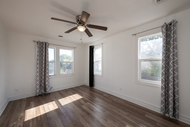 Building Photo - 3706 Chicago Rd