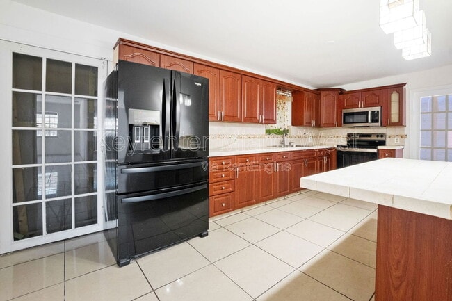 Building Photo - 1531 NW 34th Ave