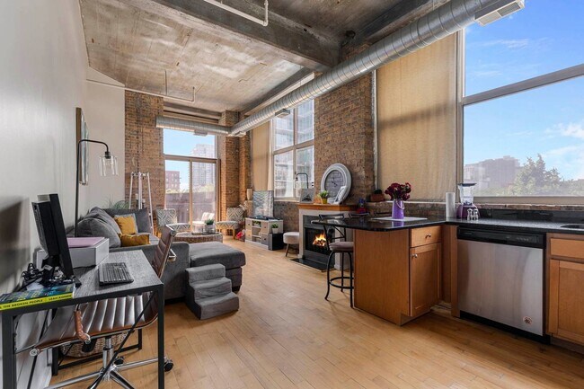 Building Photo - 1528 S Wabash Ave