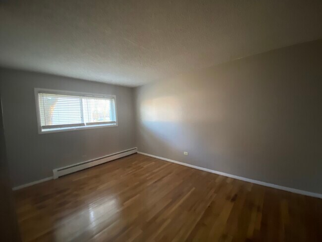 Building Photo - 8994 Kennedy Dr