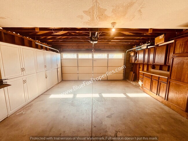 Building Photo - 8401 E Stella Rd