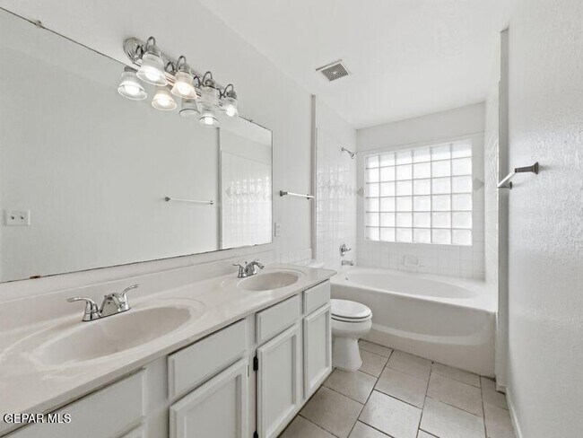 Building Photo - 11621 Gypsum Hills Cir