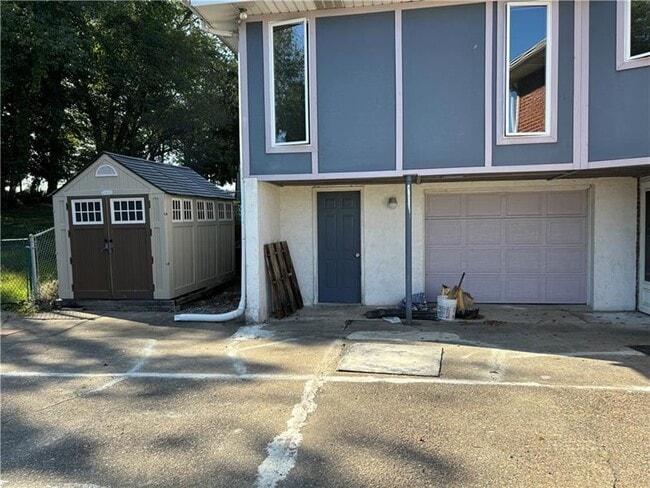 Building Photo - 96 Moger Dr