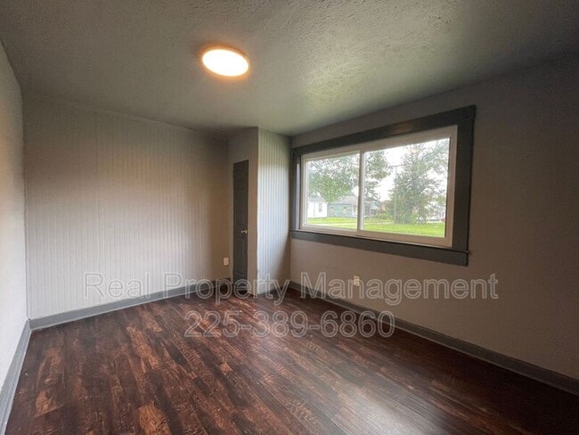 Building Photo - 1133 Maximillian St