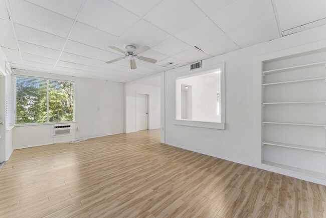 Building Photo - 447 N Phelps Ave