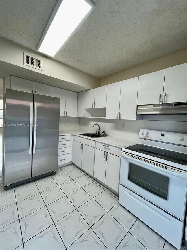 Building Photo - 7211 W 24th Ave