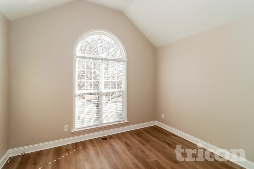 Building Photo - 619 Harrison Dr NW