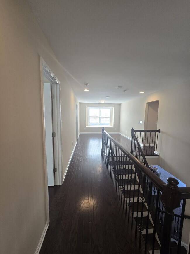 Building Photo - Beautiful Home located in Bridge Pointe Ne...