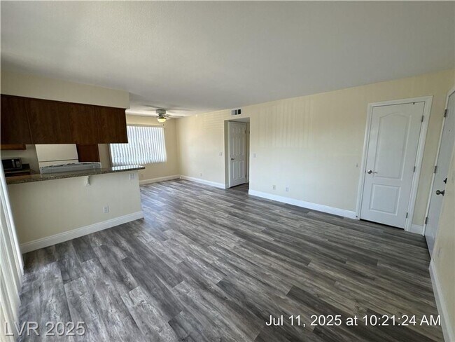 Building Photo - Updated First-Floor Unit | Granite Counter...