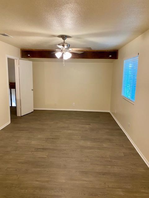 Building Photo - 1402 Summer Creek Dr