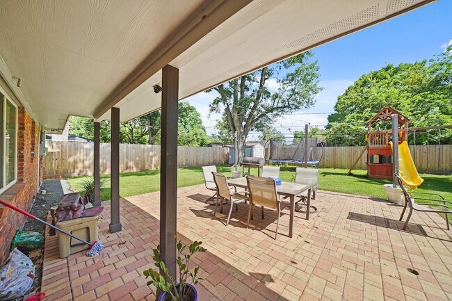 Building Photo - 5427 Stillbrooke Dr
