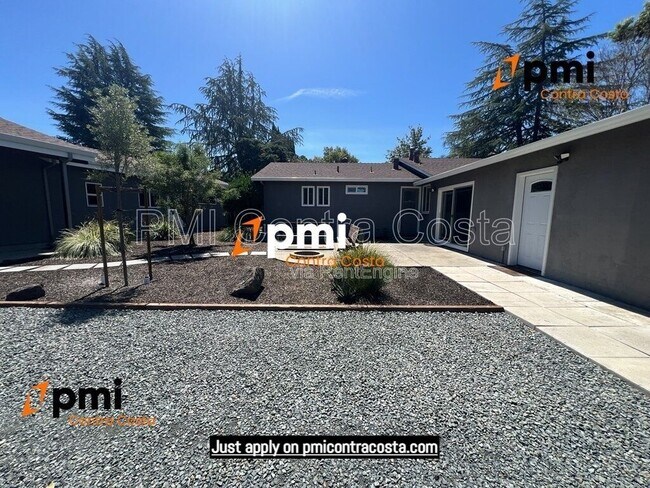 Building Photo - 1173 Las Juntas Way