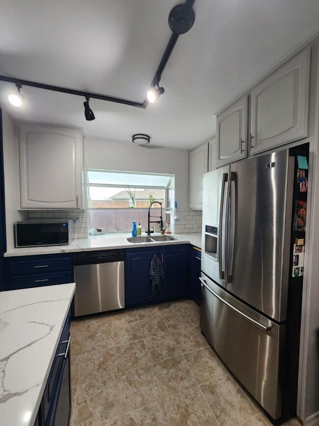 Building Photo - 1897 Cabrena St