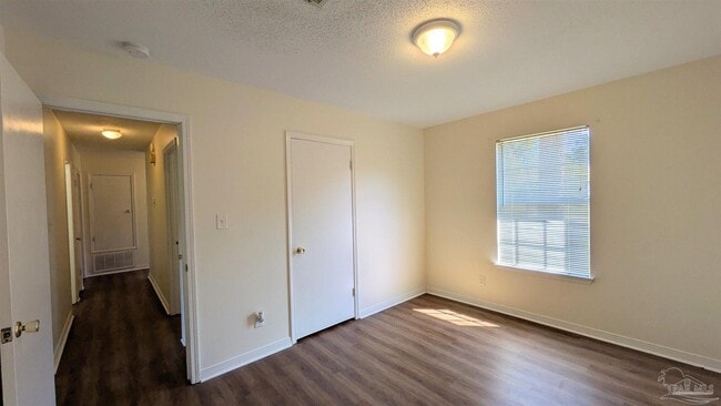 Building Photo - 6942 Falcon Dr